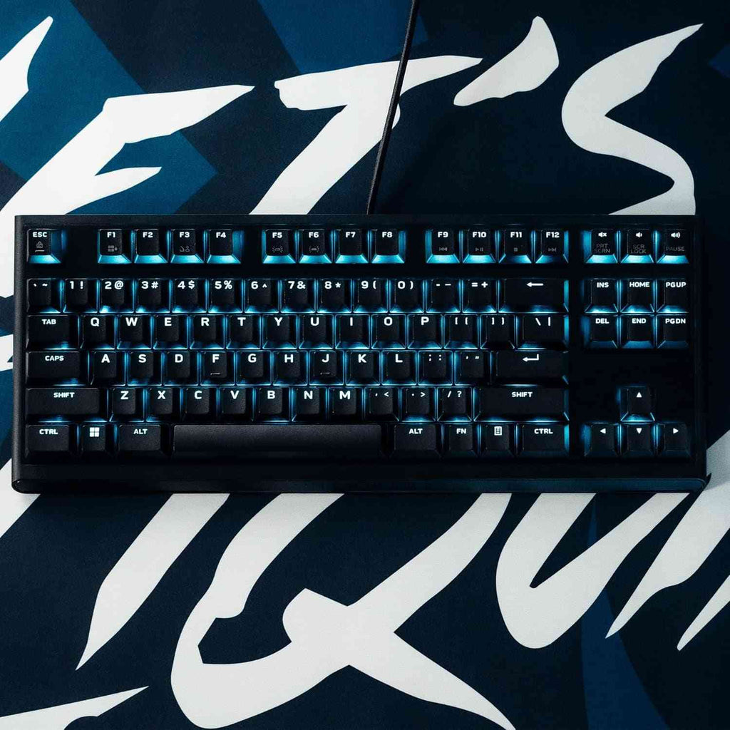 Low-Profile RGB Gaming Keyboard AW510K, Alienfx per Key RGB LED Color Backlighting, Media CONTROLS & USB Passthrough, Cherry MX Low Profile Red Switches