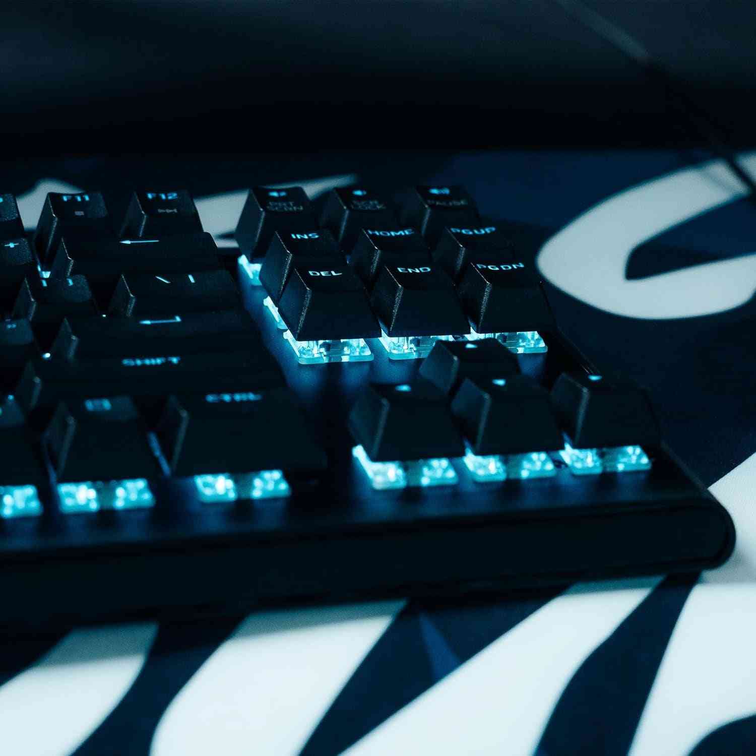 Low-Profile RGB Gaming Keyboard AW510K, Alienfx per Key RGB LED Color Backlighting, Media CONTROLS & USB Passthrough, Cherry MX Low Profile Red Switches